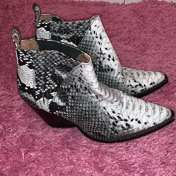 Jeffrey Campbell Shoes - Jeffrey Campbell Snakeskin Booties Size 8.5